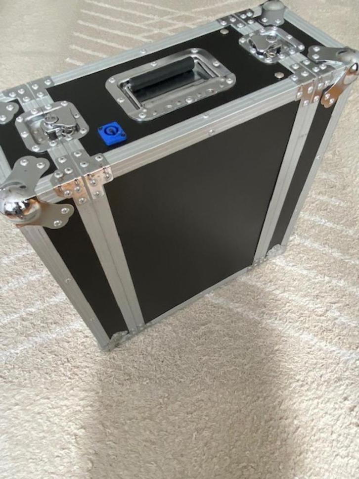Road Ready “Value Right RRV4UED”, Muziek en Instrumenten, Behuizingen en Koffers, Zo goed als nieuw, Flightcase, Ophalen