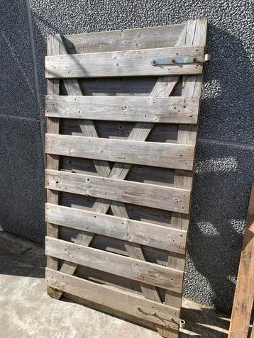 Houten tuinpoort beschikbaar voor biedingen