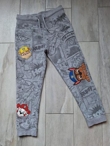 ★ M122 - Sportbroek paw patrol disponible aux enchères