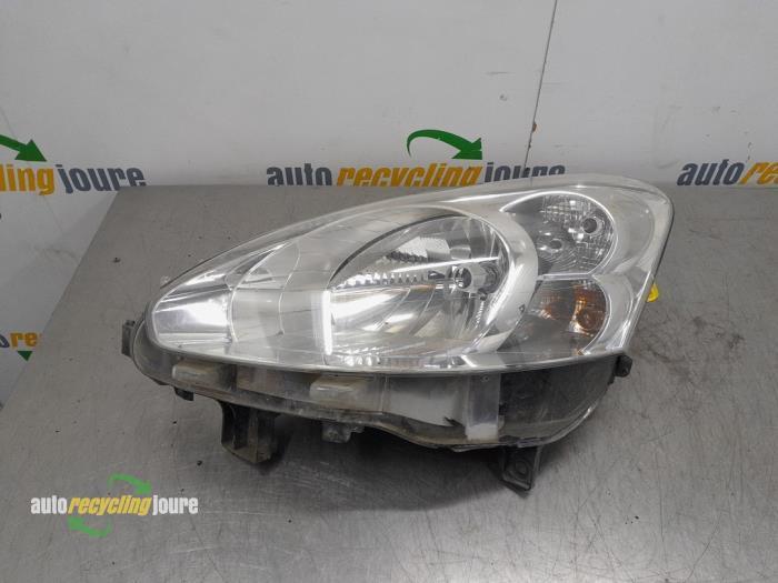 Phare gauche d'un Peugeot Partner, Autos : Pièces & Accessoires, Éclairage, Peugeot, Utilisé, 3 mois de garantie
