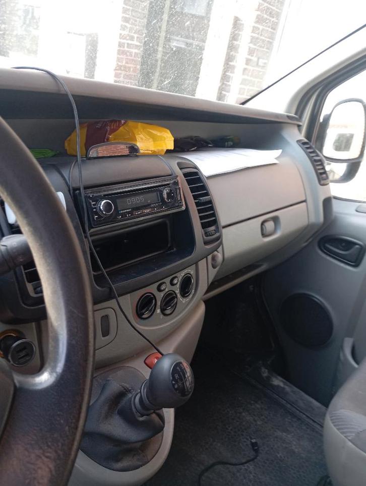 Opel Vivaro 2.5 dci L2, Autos, Opel, Particulier, Vivaro, Diesel, Euro 4, 5 portes, Boîte manuelle, Traction avant