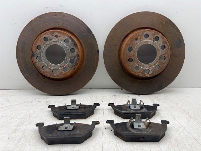 Disque + plaquette de frein avant d'un Volkswagen Caddy, Autos : Pièces & Accessoires, Volkswagen, -, 3 mois de garantie, Utilisé