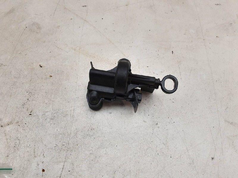 MOTEUR DE VEROUILLAGE DU FLUX DE CARBURANT Aygo (B40), Utilisé, Toyota