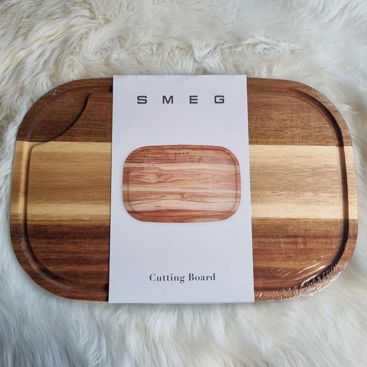 Planche à découper SMEG - bois d'acacia - 28 x 42 cm - neuve, Maison & Meubles, Cuisine | Ustensiles de cuisine, Enlèvement ou Envoi