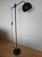 Staande lamp zwart, Huis en Inrichting, Lampen | Vloerlampen, Ophalen, Overige materialen, Gebruikt, 100 tot 150 cm