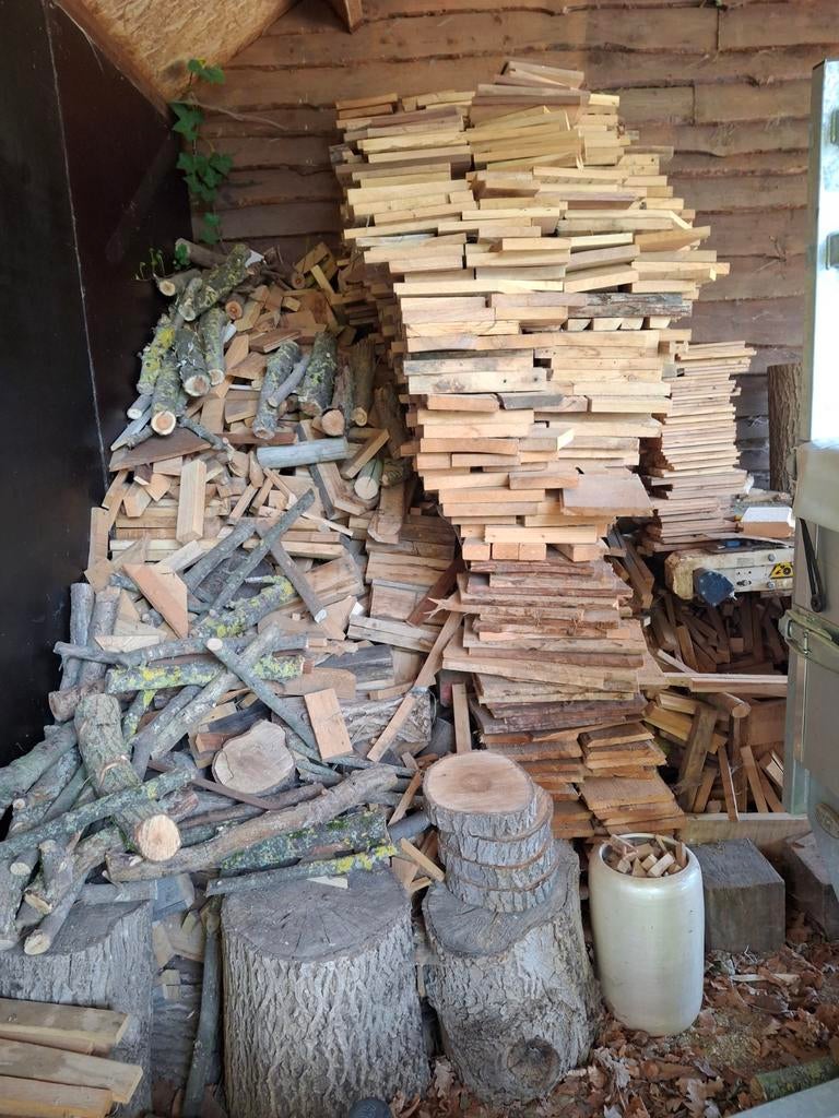 Bois sec : mélange de chênes, d'arbres tropicaux, d'arbres t, Jardin & Terrasse, Bois de chauffage, 6 m³ ou plus, Enlèvement, Chêne