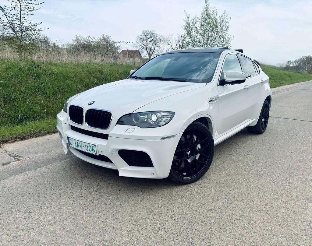 BMW X6 M 4.4iA V8 LICHTE VRACHT - VEHICULE UTILITAIRE - MOOI, Gebruikt, 4395 cc, Wit, Bedrijf