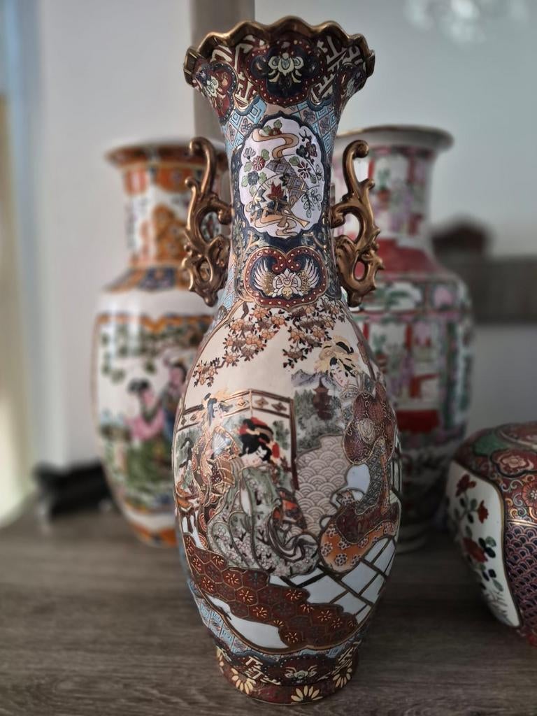 Lot de 4 grands vases asiatiques décoratifs – porcelaine, Antiquités & Art, Enlèvement ou Envoi