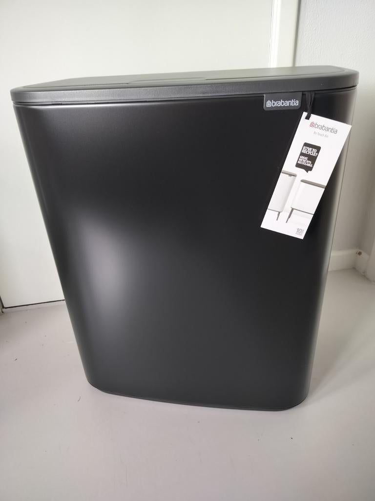 Brabantia Touch noir mat 60 litres NEUF PARFAITEMENT PARFAIT, Maison & Meubles, Accessoires pour la Maison | Poubelles, Neuf, Métal