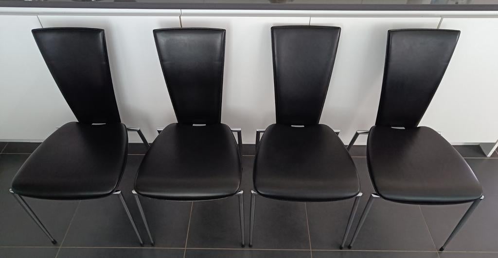 Italiaanse design stoelen Arper leder met chromen onderstel., Ophalen