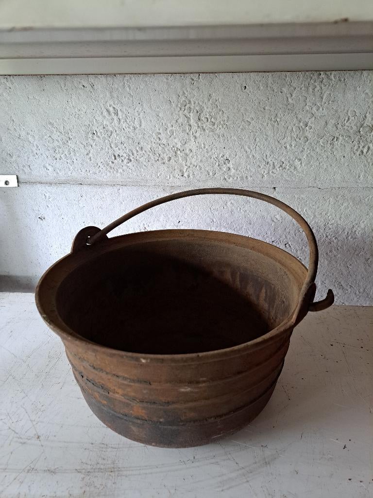 Oude frietpot en kookpot., Enlèvement