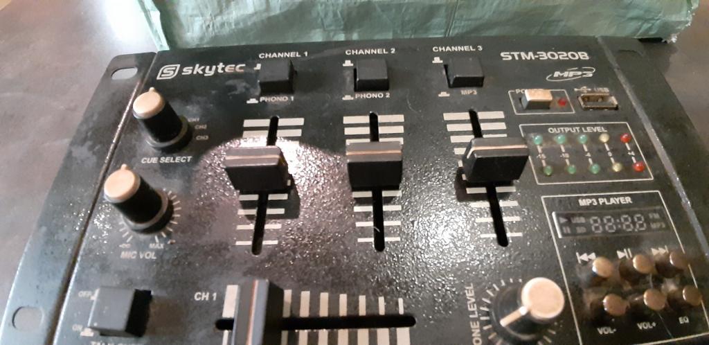 Skytec STM-3020B mengpaneel, Ophalen