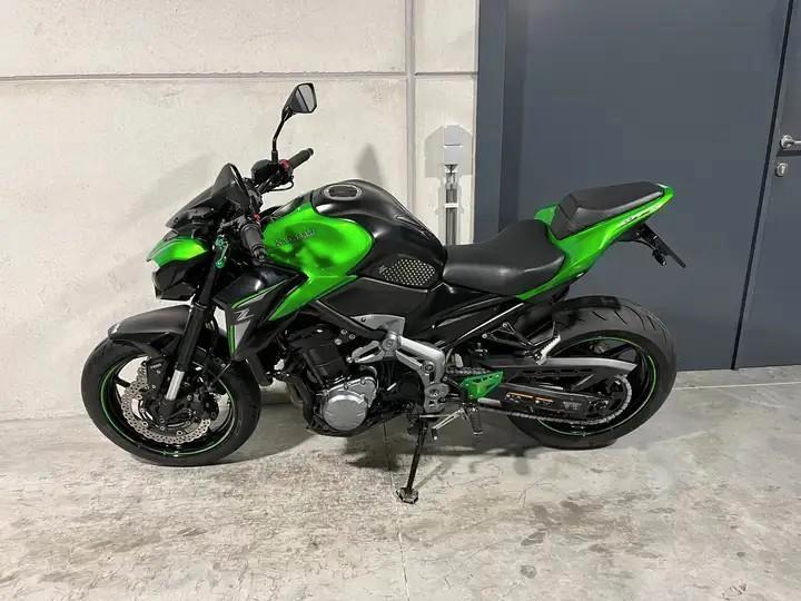 Kawasaki Z900, Motos, Motos | Kawasaki, Particulier, plus de 35 kW, 4 cylindres, Permis Moto A, ABS, Poignées chauffantes, Quickshifter