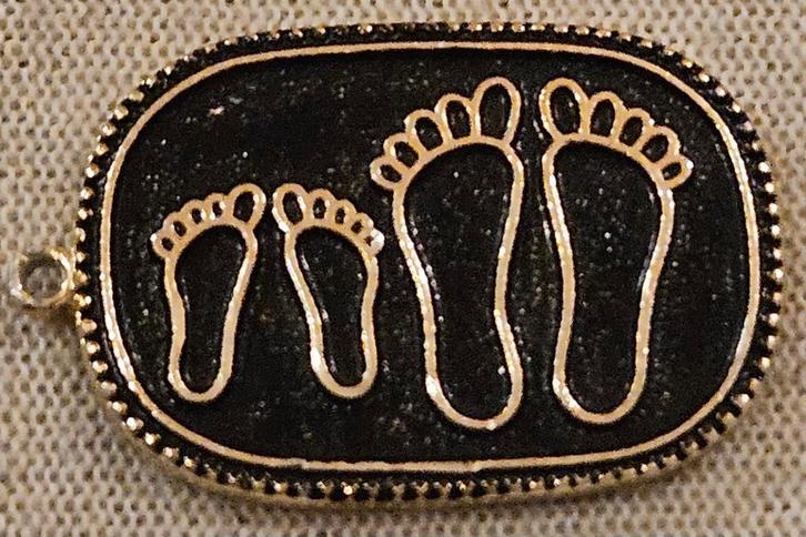 Empreintes de pas sur les cintres
Ce cintre slovaque en méta, Bijoux, Sacs & Beauté, Broches, Cuivre, Enlèvement ou Envoi