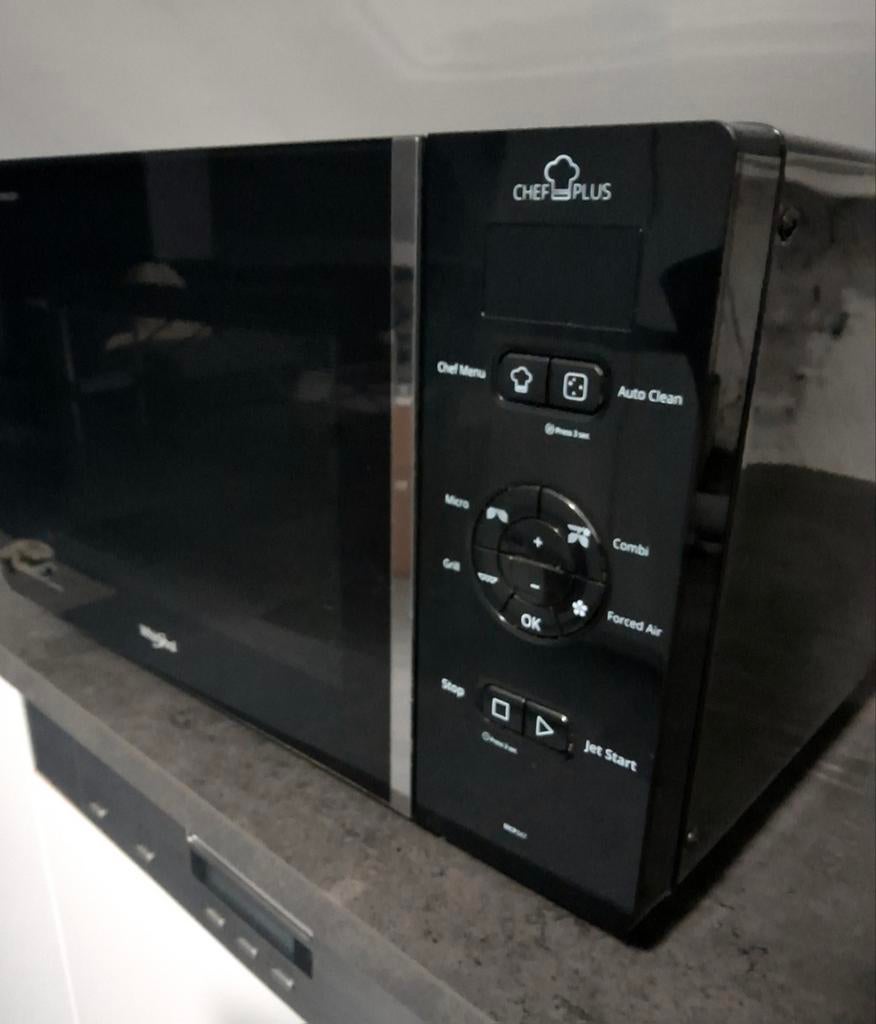 Magnifique MICRO-ONDES WHIRLPOOL  PLUS, Electroménager, Micro-ondes, Four, Enlèvement