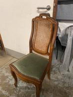 Antieke stoelen, Enlèvement