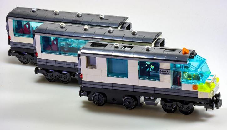 LEGO elektrische passagierstrein met USB oplaadbare batterij, Kinderen en Baby's, Speelgoed | Bouwstenen, Gebruikt, Ophalen of Verzenden