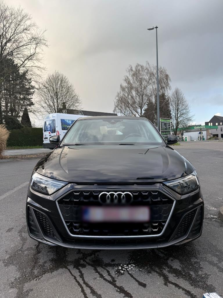 A1 Sportback 25 TFSI Business Edition S line S tronic(EU6AP), Auto's, Stof, 1675 kg, Zwart, 5 zetels