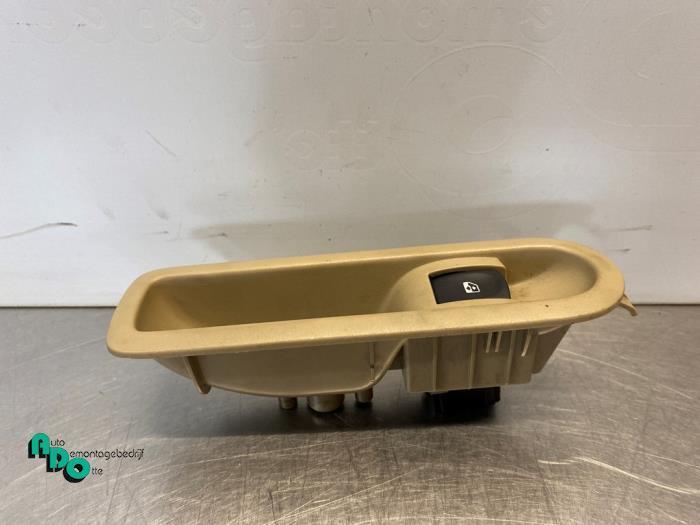 Elektrisch Raam Schakelaar van een Renault Modus (Modus 04-), Auto-onderdelen, Dashboard en Schakelaars, Renault, Gebruikt, 3 maanden garantie