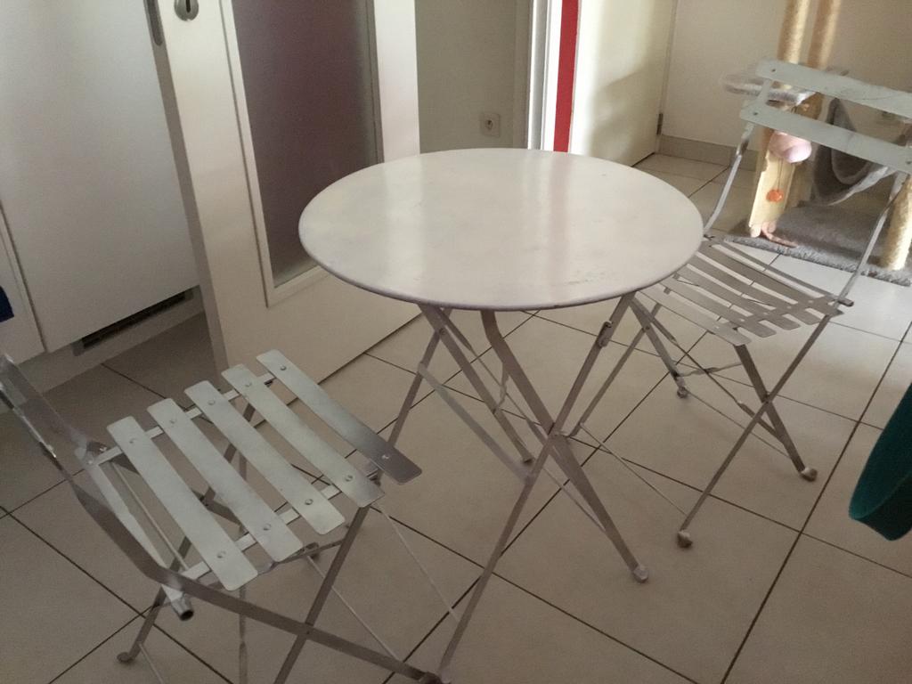 Antieke ronde ijzeren tafel met 2 stoelen ( roest vrij ), Table à dinner, Salons de jardin, Aluminium, Enlèvement