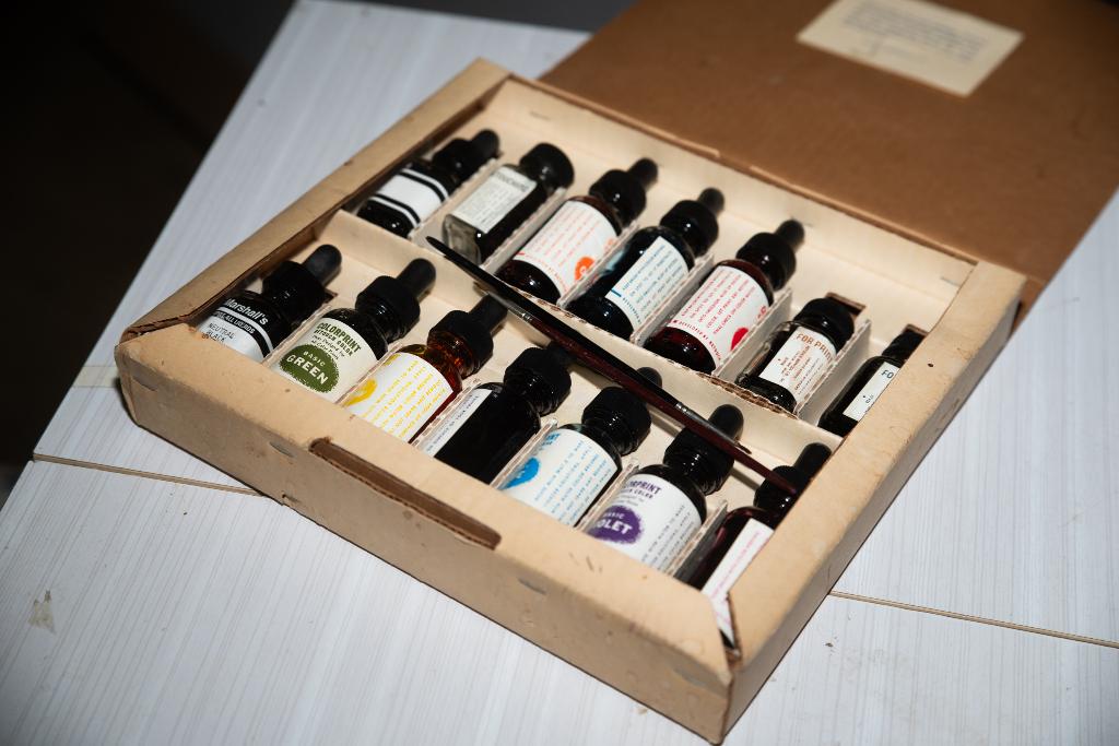 Set aangebroken Analoge retouche kleurstoffen, Ophalen of Verzenden, Gebruikt