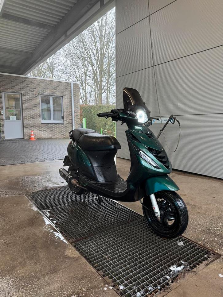 Piaggio zip iget euro 5 - 2024, Vélos & Vélomoteurs, Scooters | Piaggio, Comme neuf, Zip, Classe B (45 km/h), Essence, Enlèvement