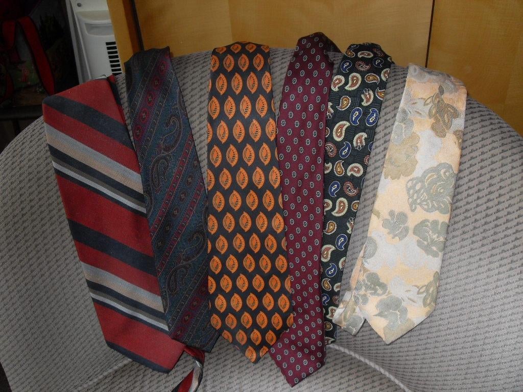 12 plastrons met patroon €1,75/stuk, Ophalen of Verzenden, Zo goed als nieuw, Met patroon