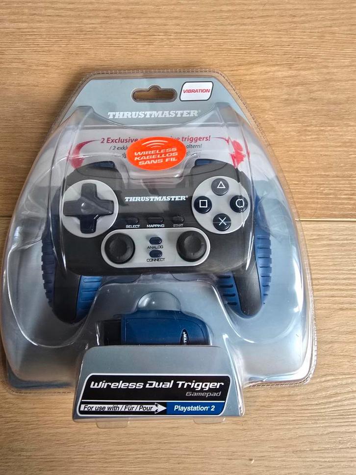 Nieuw! Thrustmaster wireless dual trigger Gamepad voor PS2, Games en Spelcomputers, Spelcomputers | Sony Consoles | Accessoires