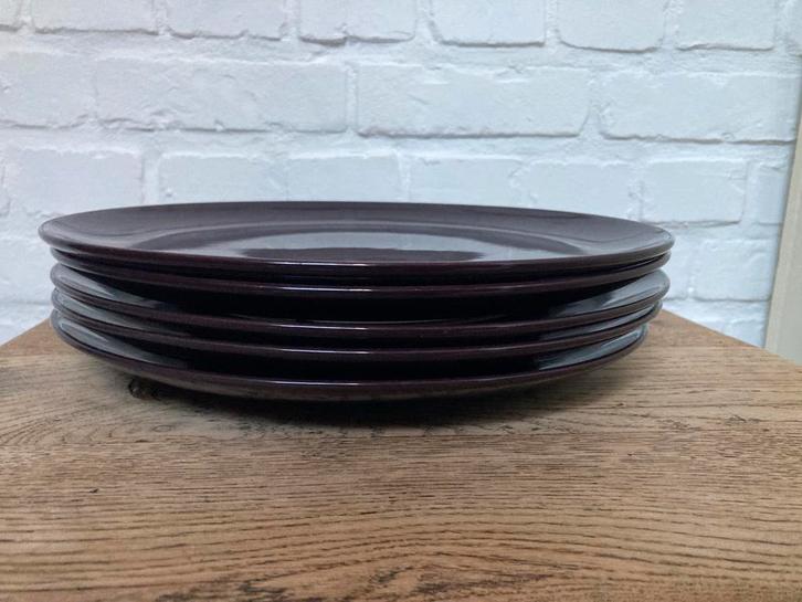 Assiettes IKEA, grandes et petites, violettes, Maison & Meubles, Cuisine | Vaisselle, Comme neuf, Assiettes(s), Enlèvement