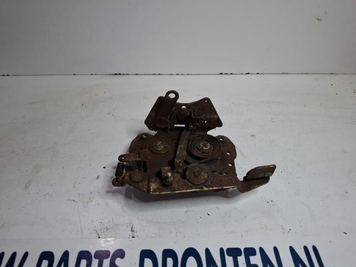 Serrure portière mécanique 2portes gauche d'un Alfa Romeo, Autos : Pièces & Accessoires, -, 3 mois de garantie, Utilisé, Alfa Romeo