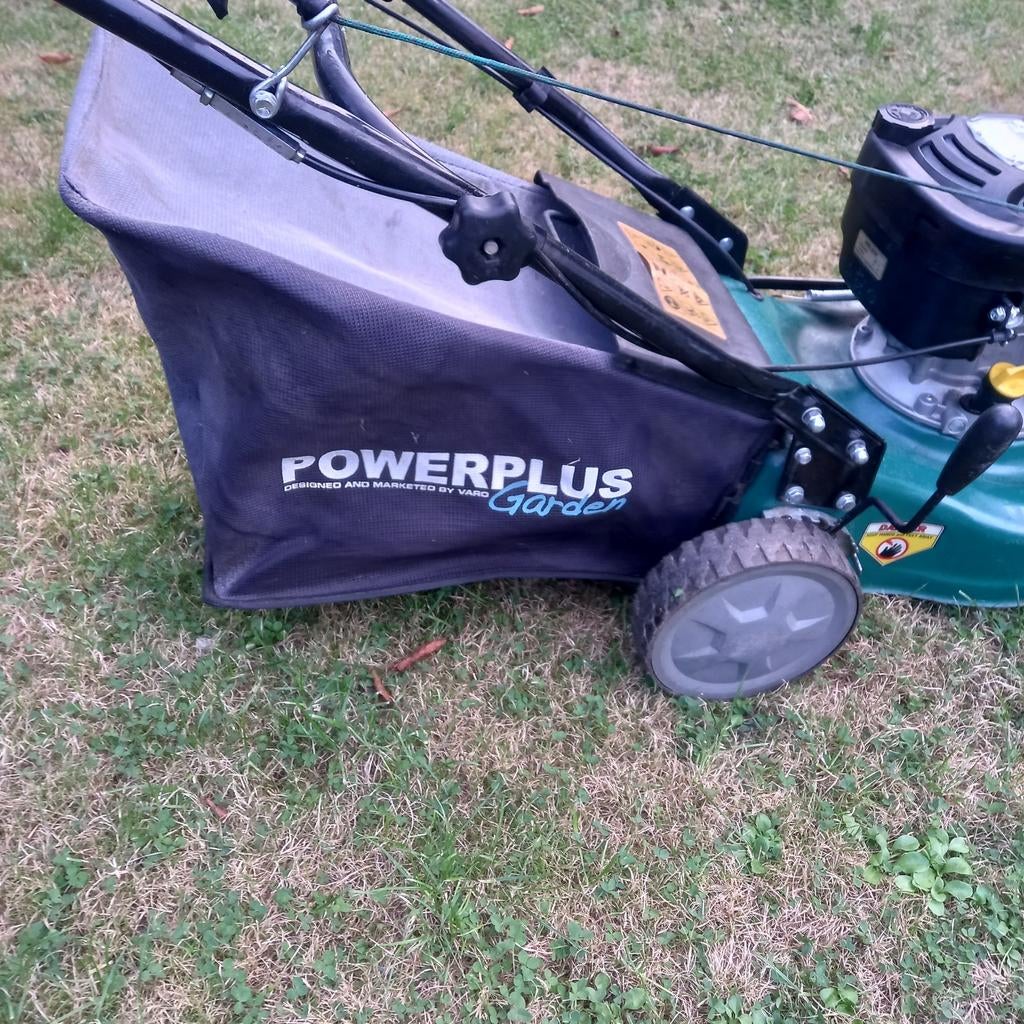 Het vermogen van de grasmaaier plus het start, maar het houd, Ophalen