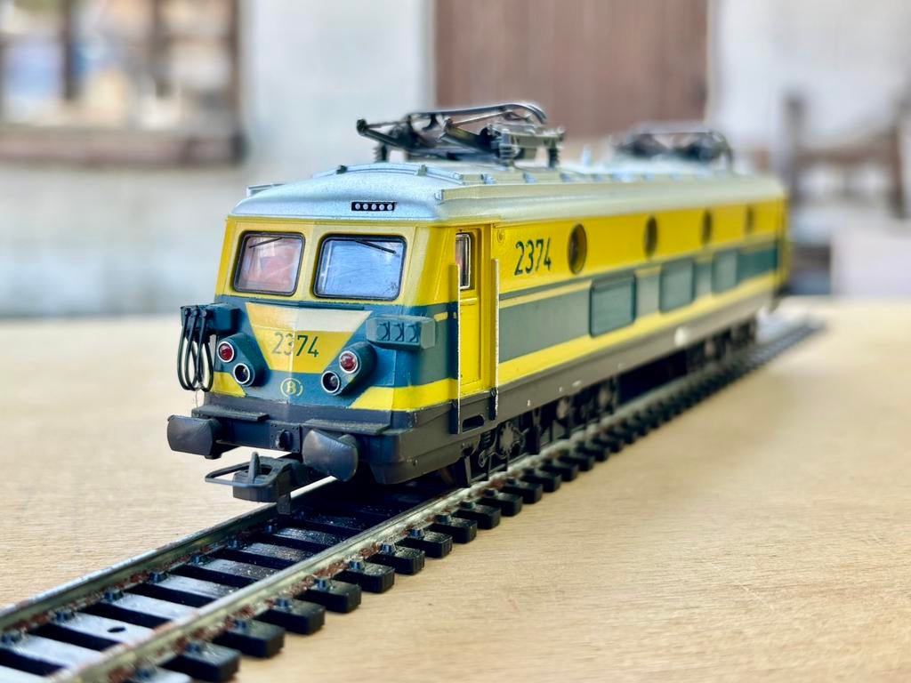locomotief NMBS 2734 Lima HO (uitstekende staat), Hobby en Vrije tijd, Ophalen of Verzenden, Zo goed als nieuw, Locomotief, Lima