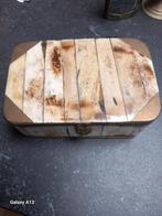 Oud juwelen kistje uit ossebeen, Enlèvement ou Envoi, Cuivre