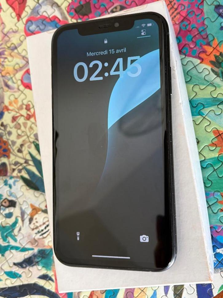 iPhone 11 black 64GB, Télécoms, Téléphonie mobile | Apple iPhone, Reconditionné, 64 GB, Sans abonnement, Avec simlock (verrouillage SIM)