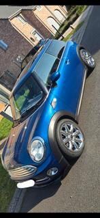 Mini Cooper R56 BENZINE, Auto's, Mini, Zwart, 4 cilinders, Parkeersensor, Leder