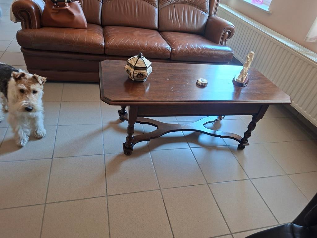 Mobilier de salon, table, chaises en cuir, vitrine, buffet, Enlèvement