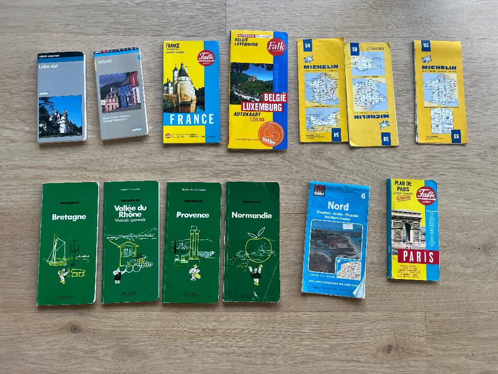 Toeristische gidsen en wegenkaarten, Europa, Ophalen of Verzenden, Reisgids of -boek, Gelezen