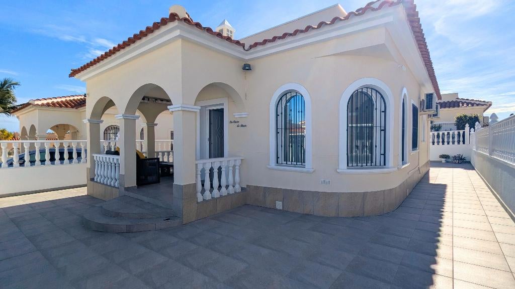 Villa individuelle à vendre à Lo Crispin, Algorfa., Immo, Étranger, Espagne, Maison d'habitation, Village