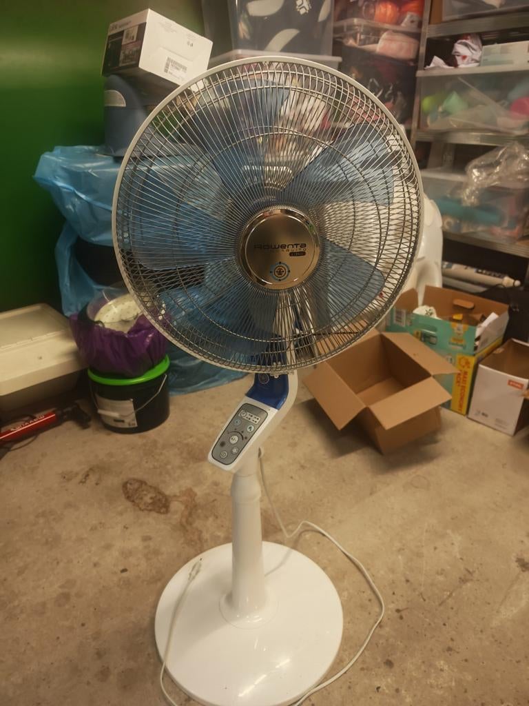 Ventilateur sur pied Rowenta, Enlèvement