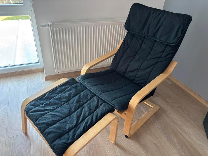 IKEA POANG zwarte fauteuil + voetsteun als nieuw, Huis en Inrichting, Zetels | Zetels en Chaises Longues, Zo goed als nieuw, Ophalen