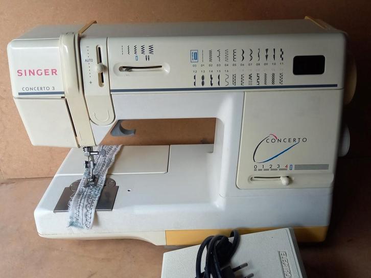 Machine à coudre Singer, Etat parfait + Garantie, Hobby & Loisirs créatifs, Machines à coudre & Accessoires, Machine à coudre