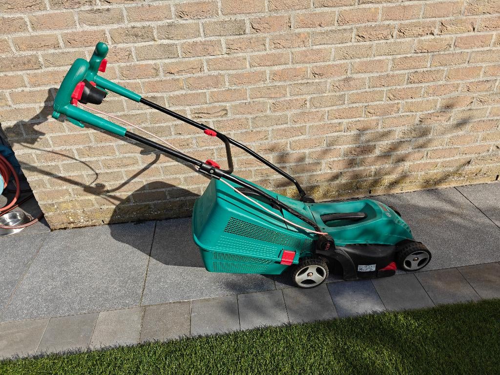 Bosch grasmachine elektrisch ARM34, Jardin & Terrasse, Tondeuses à gazon, Tondeuse rotative, 30 à 39 cm, Enlèvement, Utilisé