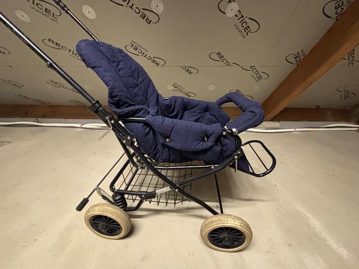 Opvouwbare kinderbuggy merk "Teutonia" met blauwe stoffering, Enfants & Bébés, Buggys, Utilisé, Autres marques, Dossier réglable