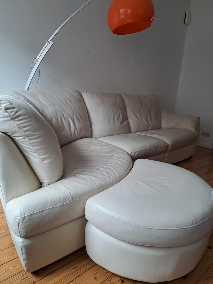 Grote hoekzetel met poef, wit, Huis en Inrichting, Zetels | Zetels en Chaises Longues, Gebruikt, Vierpersoons of meer, 250 tot 300 cm