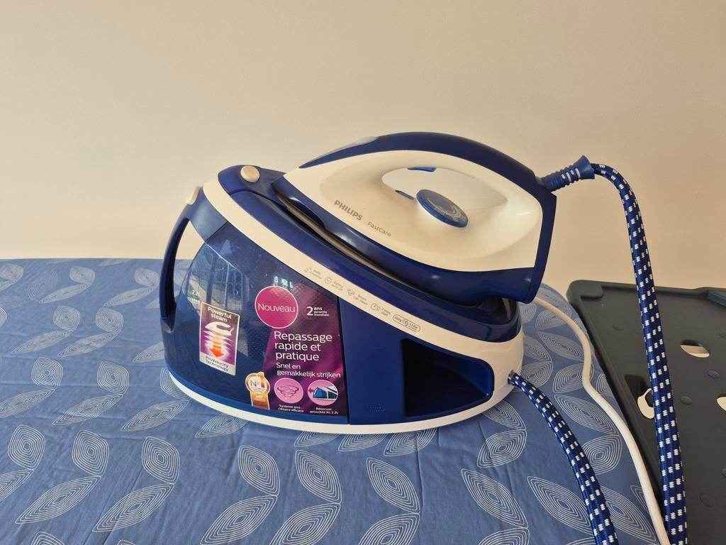 Philips stoomstrijkijzer met bijhorende strijkplank., Elektronische apparatuur, Ophalen