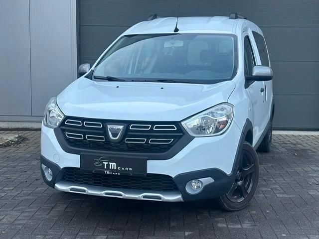 Caméra de navigation à essence Dacia Dokker, Autos, Dacia, Entreprise, Achat, Dokker, ABS, Phares directionnels, Airbags, Air conditionné