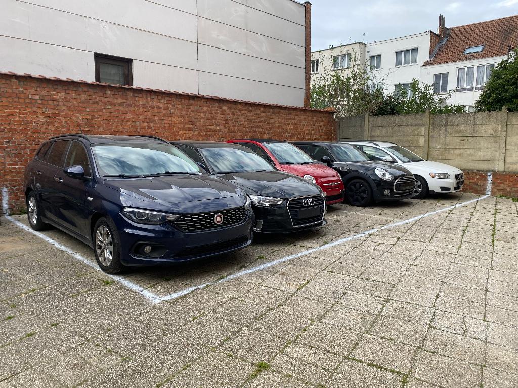 Parking 5 emplacement entrepôt  de50m2  à vendre Anderlecht, Immo, Garages & Places de parking, Bruxelles