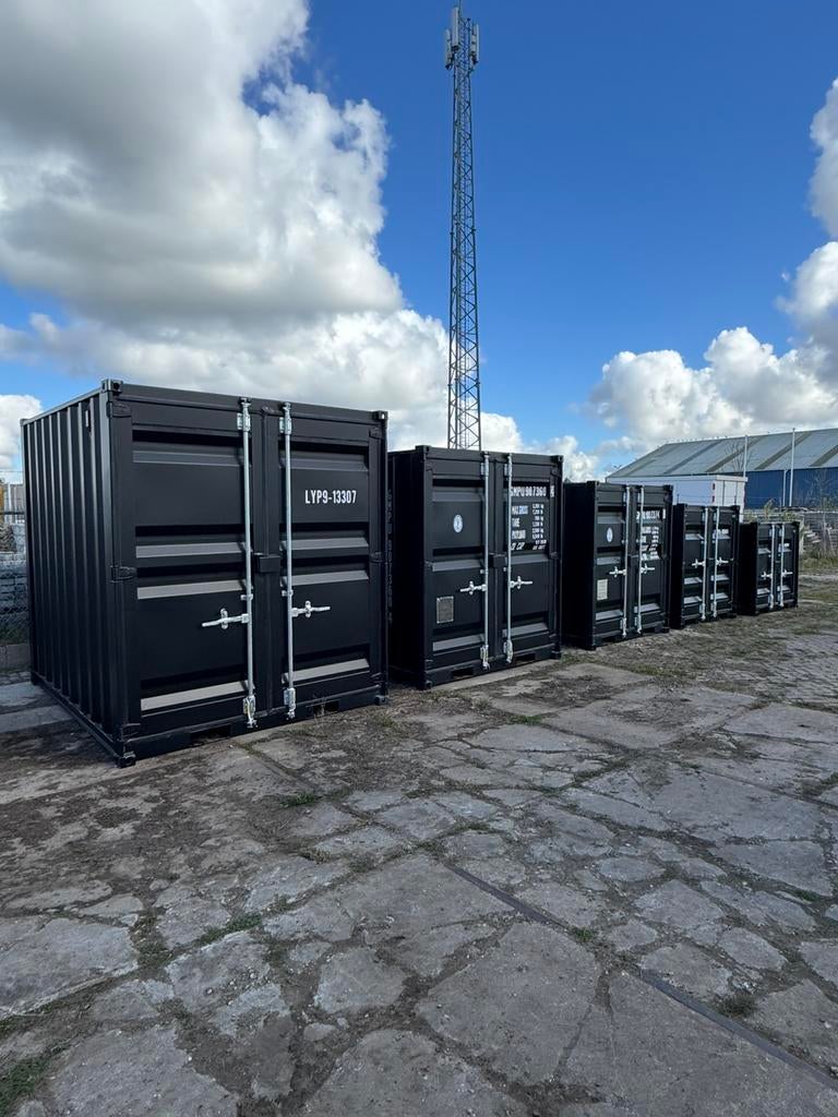 Diversen containers/werfkeet, Ophalen