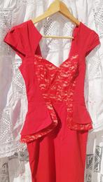 Robe rouge avec empiècement dentelle( marque  anglaise), Kleding | Dames, Gelegenheidskleding, Marque anglaise, Maat 36 (S), Rood