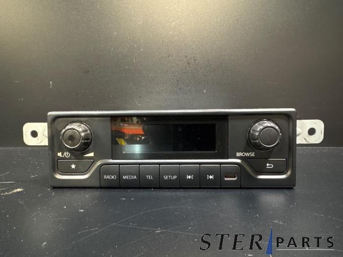 Radio d'un Mercedes Sprinter, Autos : Pièces & Accessoires, Électronique & Câbles, Mercedes-Benz, Utilisé, 3 mois de garantie